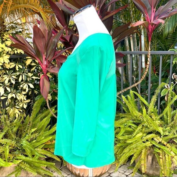 🍍3/$15🍍 Express Mesh Cutout 3/4 Sleeve Blouse - Picture 5 of 9